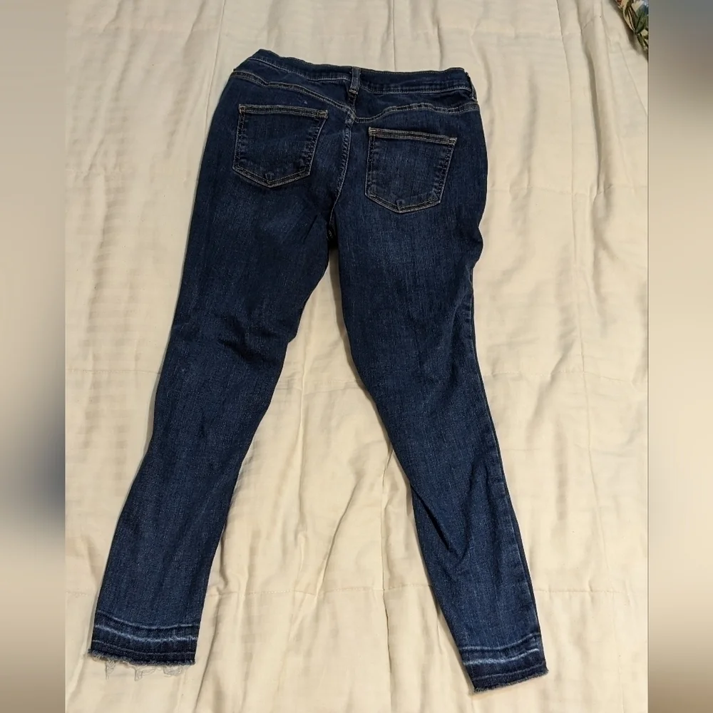 Art Class distressed skinny jeans with a rough h size 12
